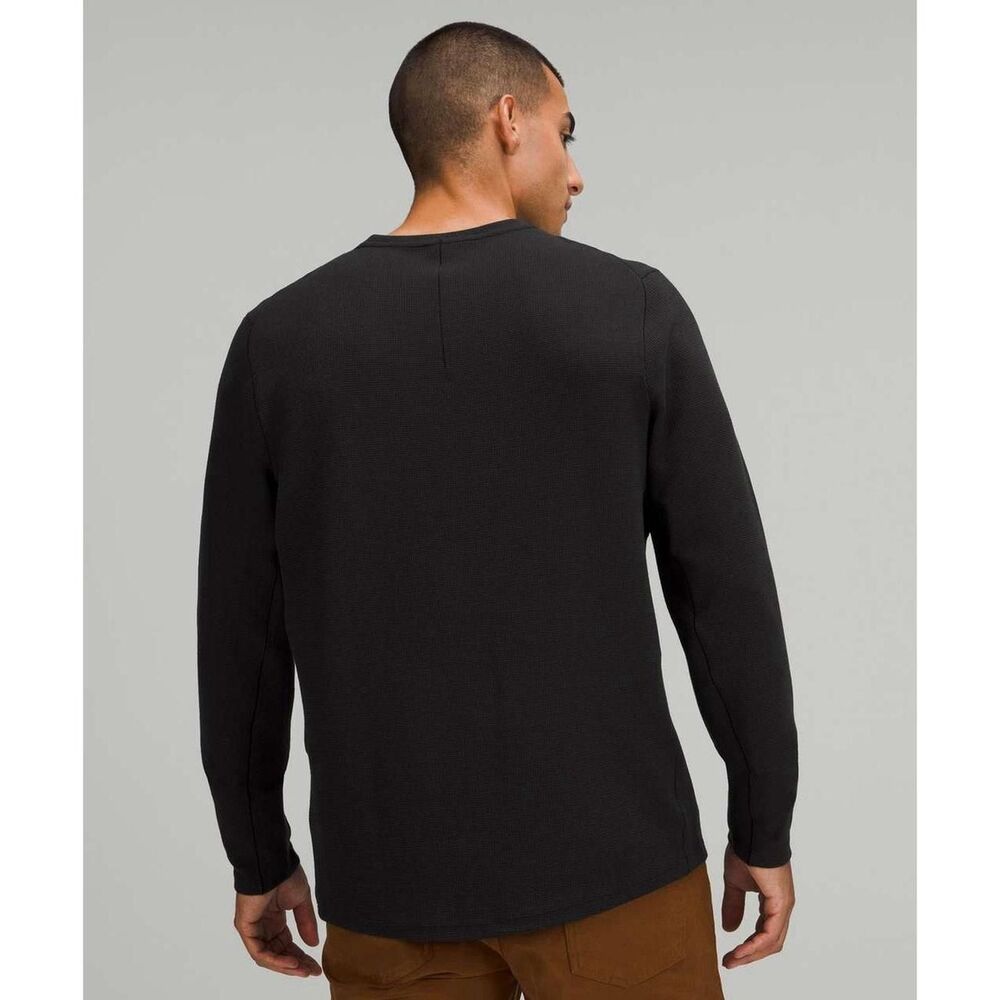 Lululemon Men's Black Sweatshirt